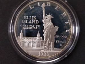 lot 98 image: 1986 S Uncirculated U.S. Liberty Co...