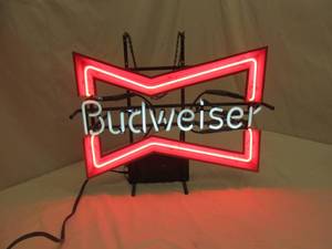 lot 1 image: Budweiser light