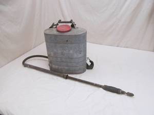 lot 4 image: Indian Fire Fighter Back Pack