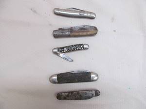 lot 17 image: Vintage jack Knives