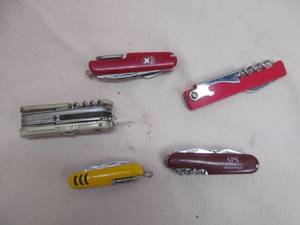 lot 20 image: jack knives