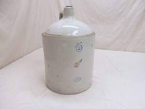lot 33 image: Red Wing jug