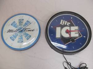 lot 35 image: Miller Lite Ice clock