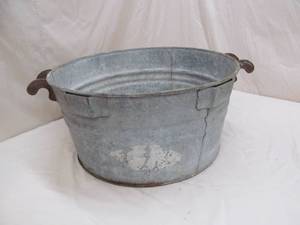 lot 41 image: galvanized tub
