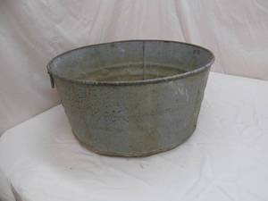 lot 42 image: galvanized tub