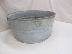 lot 43 image: galvanized tub