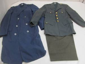 lot 45 image: vintage military clothing