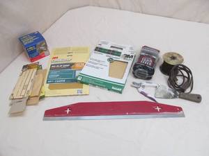 lot 75 image: painting supplies