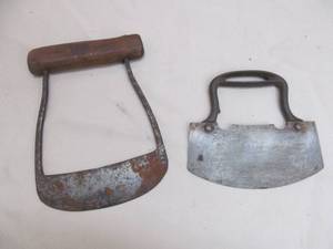 lot 87 image: vintage knives