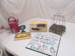 lot 89 image: decor