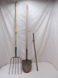 lot 97 image: garden tools