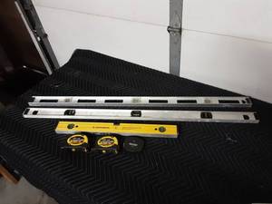lot 15 image: 3-Levels, 2-Laser Tape Measure Levels