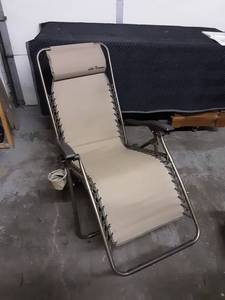 lot 22 image: Fleet Farm Zero Gravity Chair
