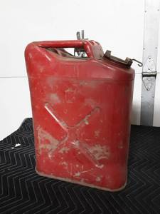 lot 26 image: Vintage Jerry Can With Mount