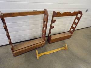 lot 42 image: 3 Gun Racks
