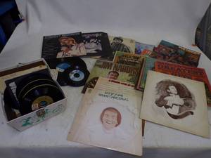 lot 25 image: 45s and 33 Records