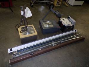 lot 21 image: 3 Overhead Projectors with Screens