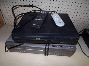 lot 18 image: Combo DVD and VHS Player and VHS Player
