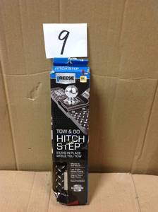 Reese Towpower Tow and Go Hitch Step in good condition
