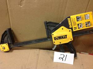 12 in. 600 lb. Trigger Clamp w3.75 in. Throat Depth in good condition