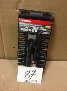 Husky 14 in. Drive 100-Position Ratchet and Universal SAEMetric Socket Wrench Set (20-Piece) MISSING 1 PC