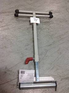 HDX 43 in. Steel Roller Stand with Edge Guide in good condition