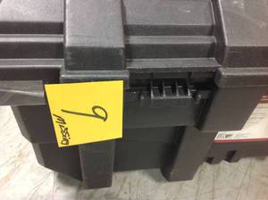 lot 9 image: Husky 35 in. Rolling Tool Box missing one latch