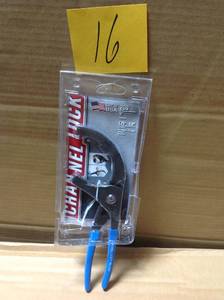 lot 16 image: Channellock 209 9-in Oil Filter & PVC Plier in good condition