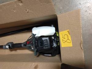 lot 85 image: Reconditioned 4-Cycle 30cc Attachment Capable Straight Shaft Gas Trimmer USED in good condition