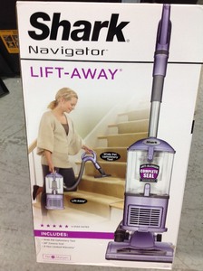 lot P17 image: Shark Navigator Light Vacuum Cleaner In good conditions