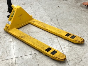 lot 10 image: C-Far 5500# Pallet Jack