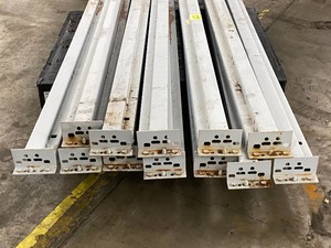 lot 33 image: Bulk Lot Of Pallet Racking Load Beams