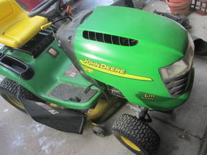 John Deere 20hp Lawn Tractor, Deck, Bagger