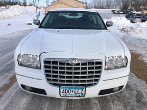 lot 5 image: 2010 Chrysler 300 No Reserve