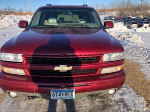 lot 3 image: 2005 Chevy Suburban 4x4 No Reserve