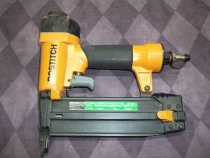lot 34 image: Pneumatic Brad Nailer