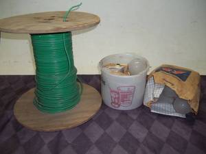 lot 231 image: Wire and 12 Volt Light Bulbs