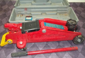 lot 243 image: Floor Jack