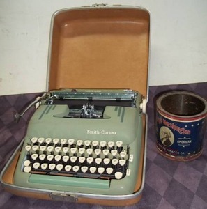lot 277 image: Vintage Typewriter