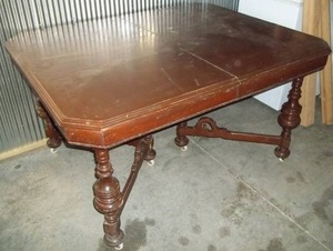 lot 290 image: Wooden Table