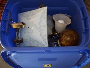 lot 370 image: Misc Light Fixtures