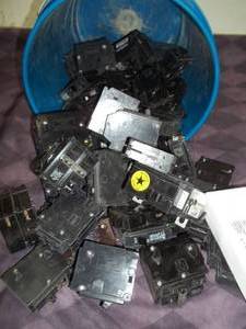 lot 75 image: Assorted Breakers