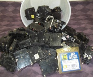 lot 79 image: Assorted Breakers