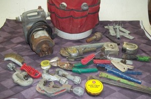 lot 117 image: Water Pump and Hand Tools