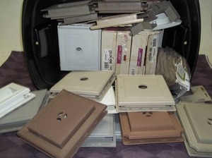 lot 120 image: Electrical Blocks and Trim