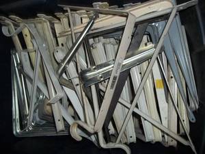 lot 158 image: Shelf Brackets