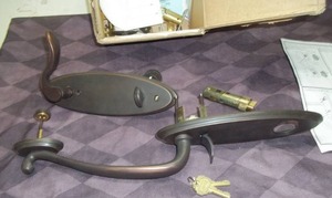 lot 174 image: Decorative Door Handle