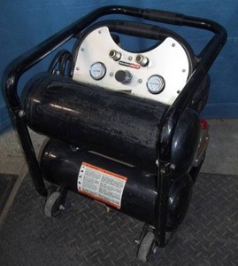 lot 11 image: Air Compressor