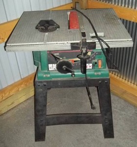 lot 3 image: Table Saw with Stand