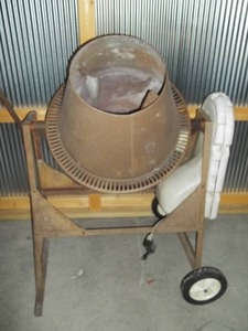 lot 5 image: Cement Mixer